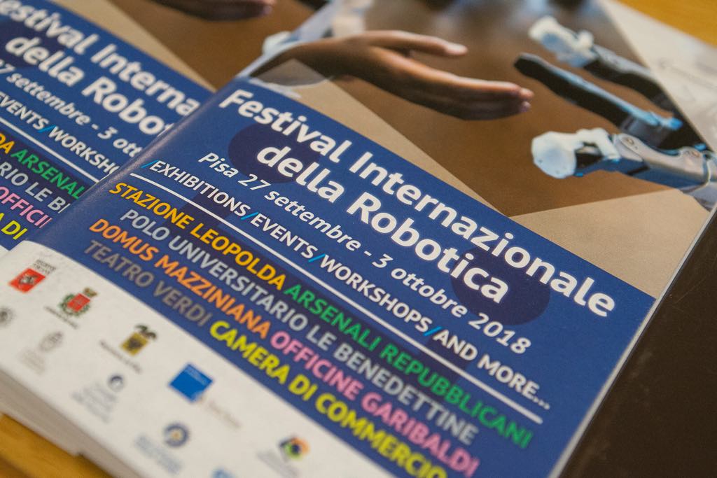 EnelGroupIT's tweet photo. Innovazione tecnologica e #greeneconomy si incontrano a Pisa. Scopri tutte le novità e le soluzioni di #EnelGreenPower esposte al Festival Internazionale della Robotica di Pisa tra droni, realtà aumentata e robot. #roboticspisa2018 👉 https://t.co/kuEWKSkR1Q https://t.co/bkndie4a0z