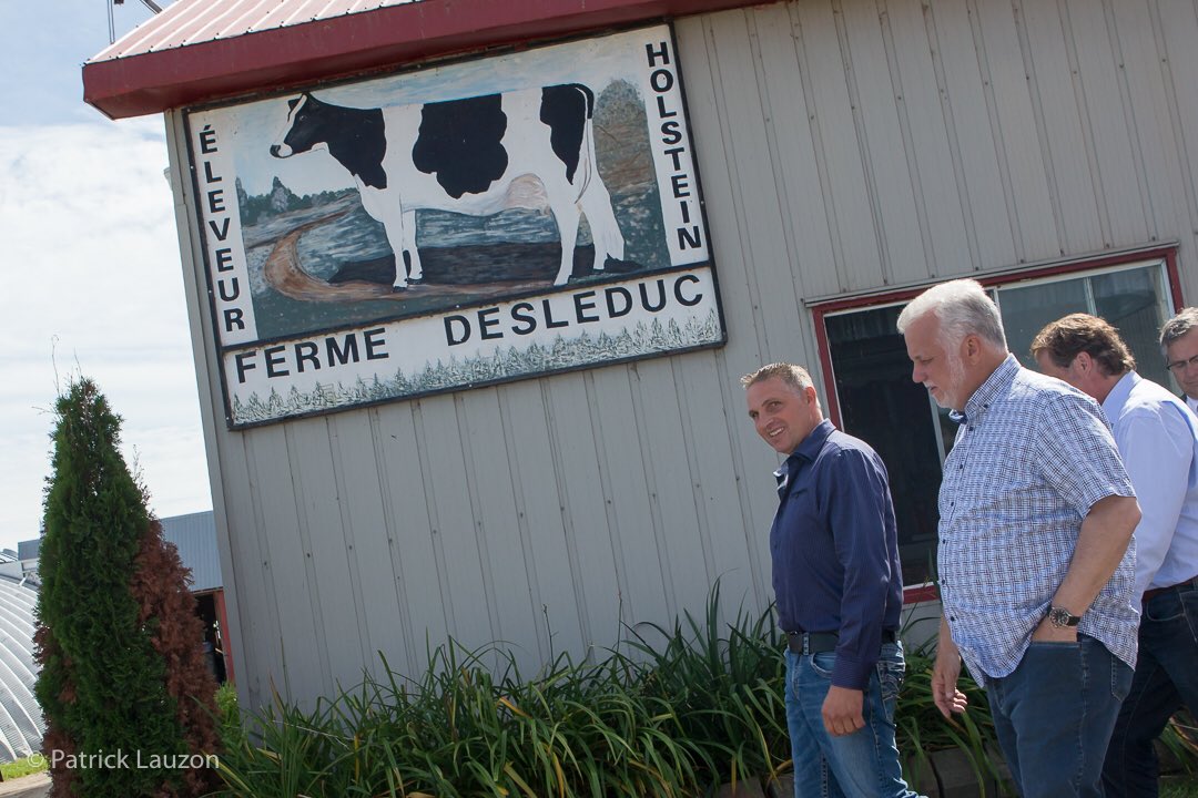 Philippe Couillard tweet media