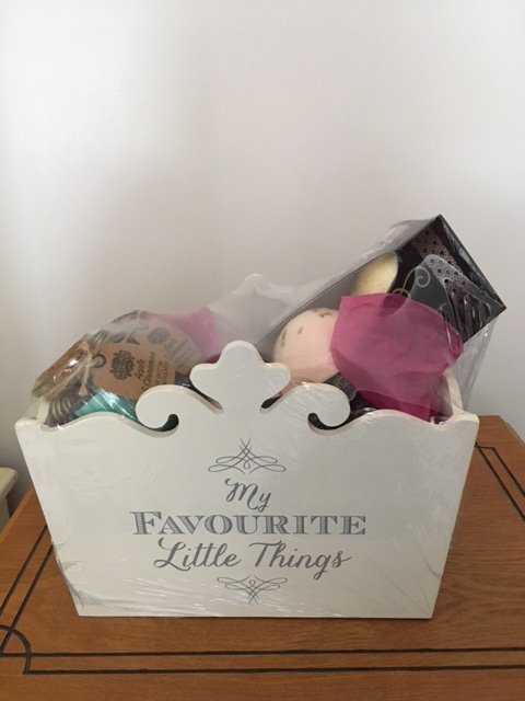 metimerelax's tweet photo. The start of the gift trays, https://t.co/zvBF3EaQdj https://t.co/EtiMrXX3Si