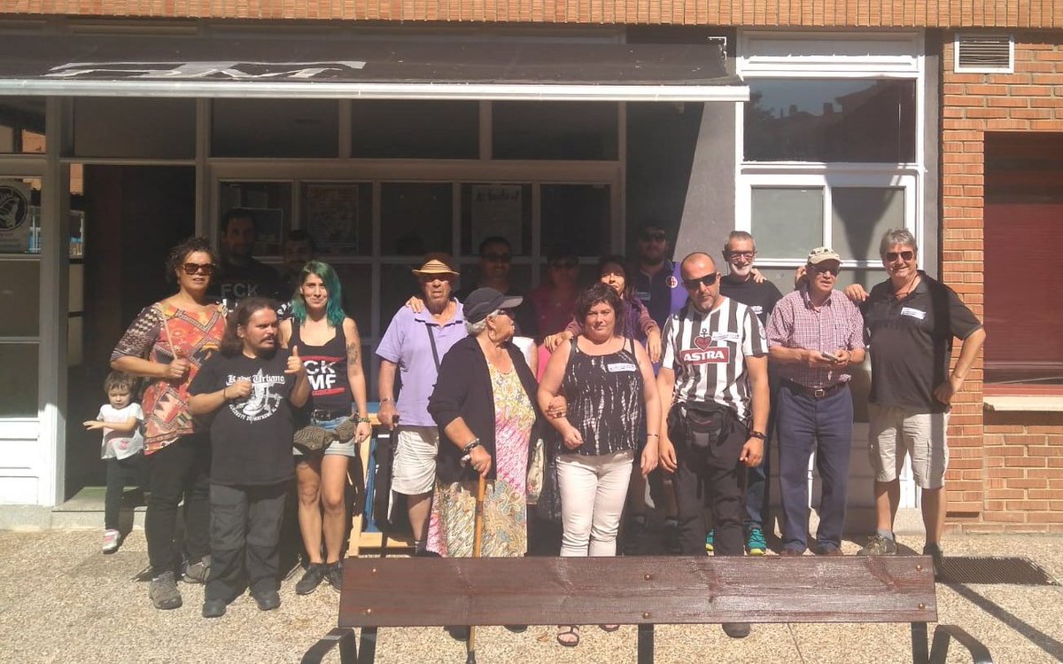 Altsasugurasoak's tweet photo. Este fin de semana hemos ralizado una charla informativa en #Palencia junto a las compañeras del centro A Huebra. Además participamos en el coloquio celebrado en #Gasteiz y moderado por @josebaazkarraga bajo el titulo "Dos caras de la misma represión". #AltsasukoakASKE https://t.co/lAShyINOcr