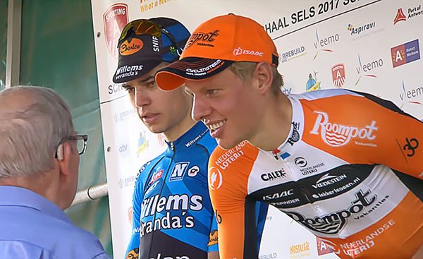Schaal Sels 2017 in #Merksem. Taco van der Hoorn, Wout Van Aert in the background. More on yourcyclingphotos.com, the fastest growing website about cycling photography. You can send your own photos! #WoutVanAert #SchaalSels #Cycling
