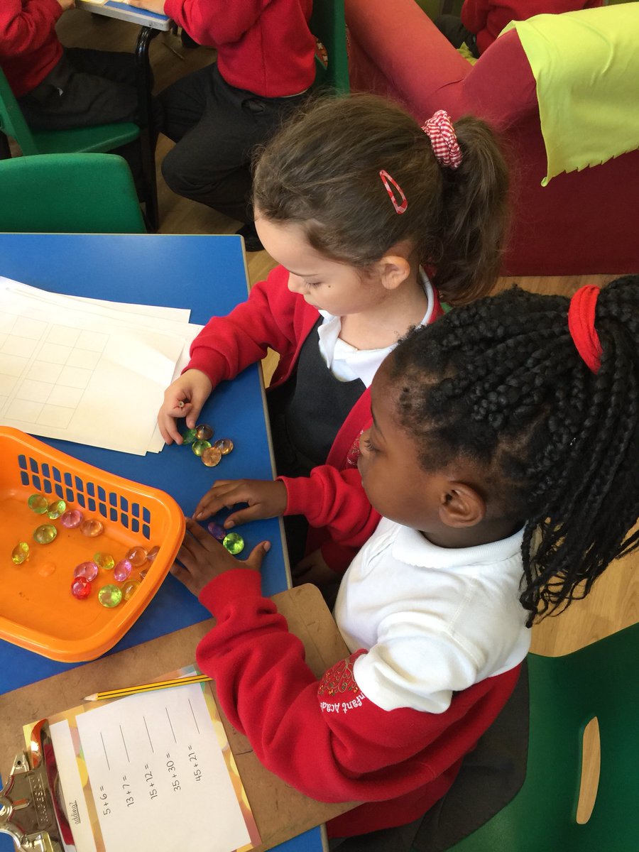 HJAMrHughes's tweet photo. Today we looked at which equipment is better to add one digit numbers and 2 digit numbers. #Adding #Year2Maths #exploring #numberbeads #Numicon #Dienes https://t.co/nNJwWG1uxe