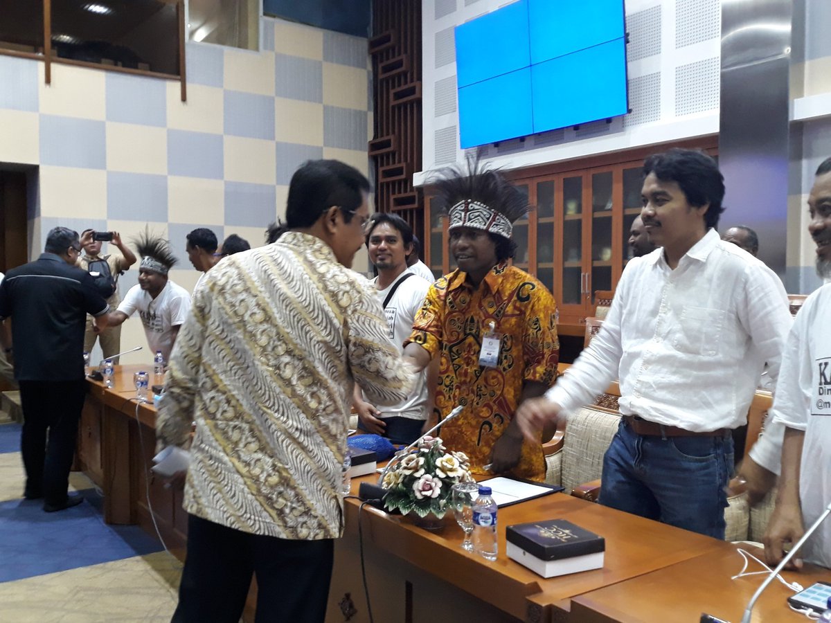 lokataru_id's tweet photo. Komisi IX DPR RI Menerima Audiensi Karyawan PT Freeport Indonesia Terkait Pengaduan PHK Sepihak dan Hak Tanggungan BPJS Kesehatan dan BPJS Ketenagakerjaan. Bersama Lokataru kuasa Hukum Karyawan. 

#dpr #komisiixdprri #ix  #BuruhFreeportMenggugat #sail4justice #ptfreeportindonesia https://t.co/LdBjuBZ34T