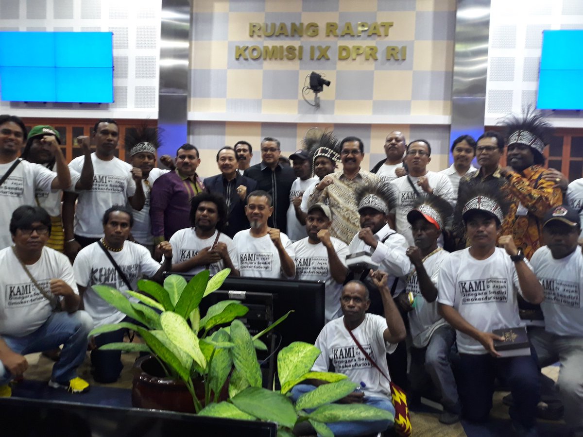 lokataru_id's tweet photo. Komisi IX DPR RI Menerima Audiensi Karyawan PT Freeport Indonesia Terkait Pengaduan PHK Sepihak dan Hak Tanggungan BPJS Kesehatan dan BPJS Ketenagakerjaan. Bersama Lokataru kuasa Hukum Karyawan. 

#dpr #komisiixdprri #ix  #BuruhFreeportMenggugat #sail4justice #ptfreeportindonesia https://t.co/LdBjuBZ34T
