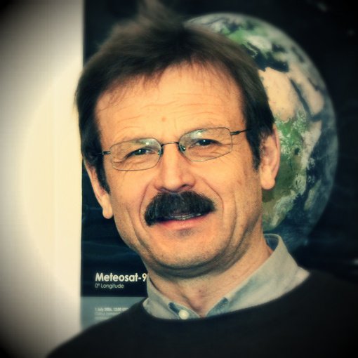 CENunihh's tweet photo. A great paper to say goodbye! The improved data basis for the #WorldOcean #climatology 🌏: https://t.co/bIEXcpQhd5 @EGU_Ocean #marinescience #openaccess  
Thank you, Viktor, for your outstanding work @ICDC, #CEN and #CliSAP and good luck in China 🎉! https://t.co/4bfaCSOZ6n