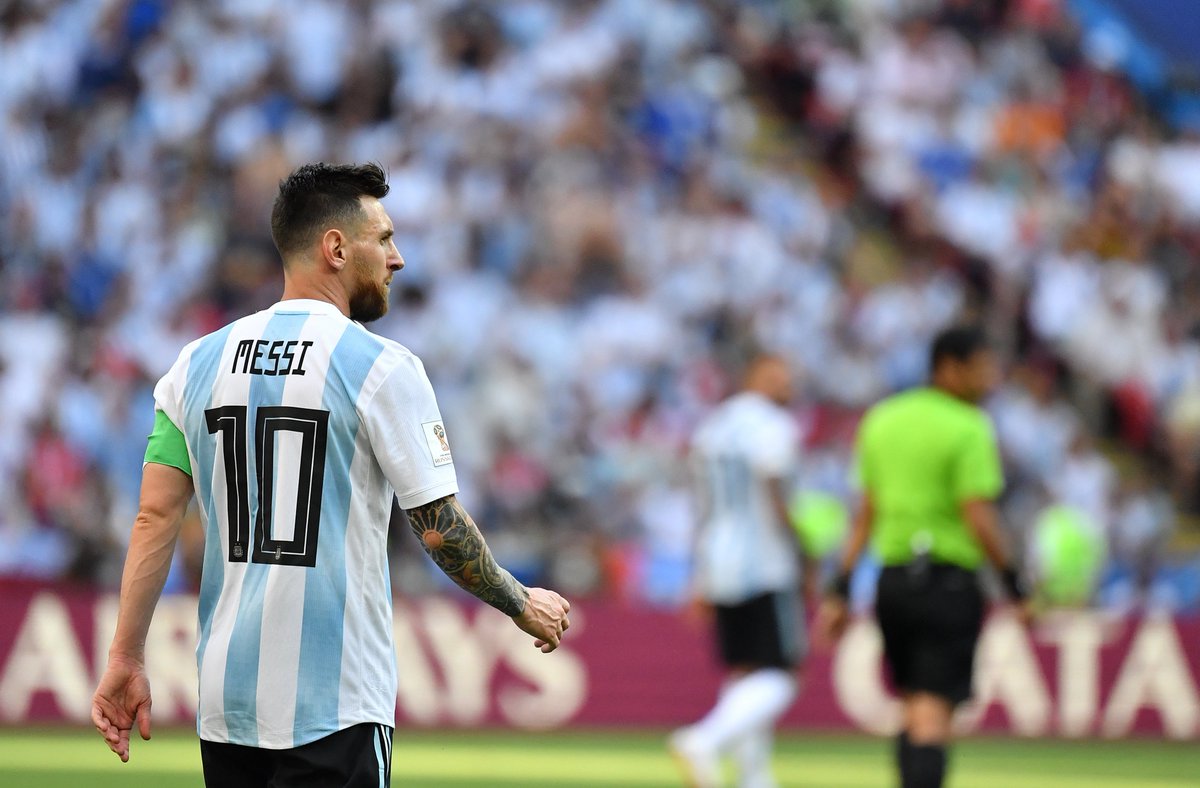 Beven Benadering hamer Squawka News on Twitter: "Diego Maradona on Lionel Messi and the  Argentinian National Team: "The under-15s lose and it's Messi's fault. The  fixture in Argentina puts Racing against Boca and Messi is