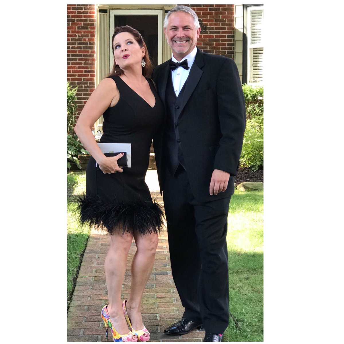 FugGarWe's tweet photo. I could hang out with this guy every day #cleansupwell #noyoucantwearflipflops #hetried #dapperdan #lovemyhoney #love #handsome #photographer #wedding #fuggarwe #banfe https://t.co/eFRQkowkaC