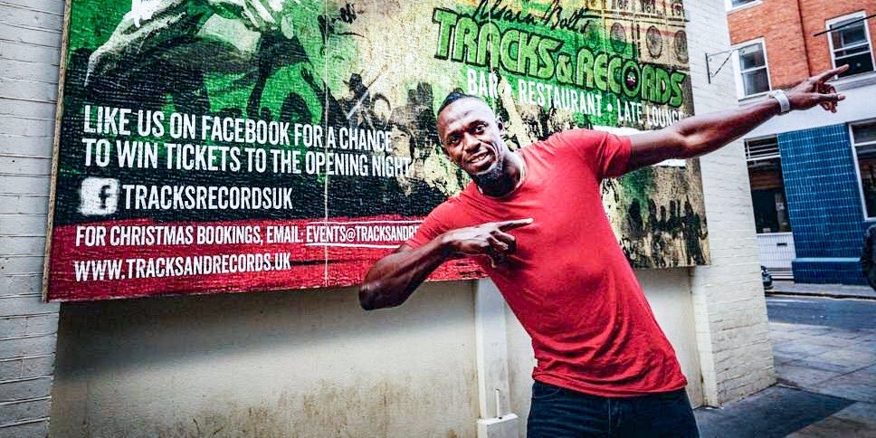 TanyasJustReal's tweet image. We’ve only gone and sauced @BajanChefLB head chef and the team @UBTandR #London 😱 #UsainBolt opening 10 October! Photo credit: @ESGoLondon #tracksandrecords #LiverpoolStreet