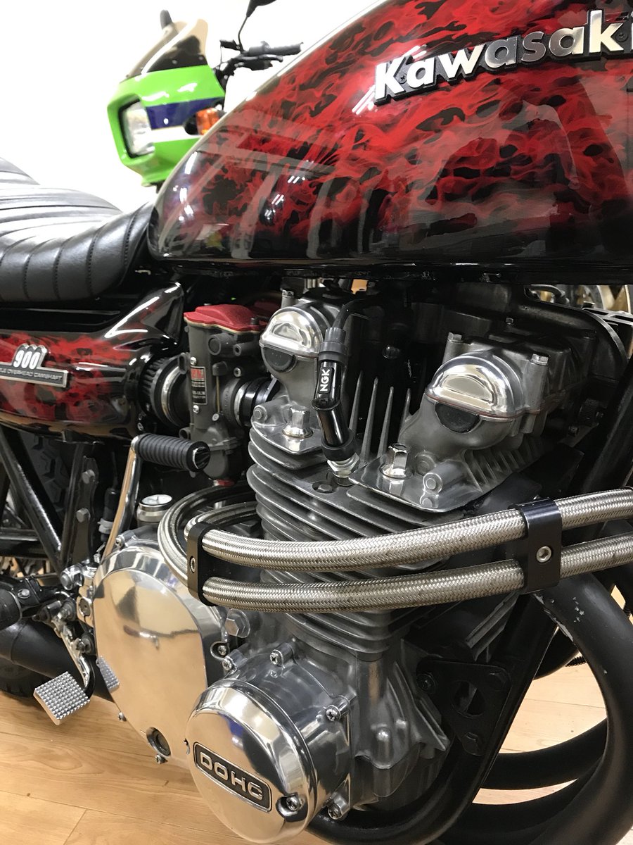 TosakiRacing's tweet photo. TMgarageさんに外装塗っていただきました🤗
ぼかしで火の玉カラーをだしていただきました〜😍
大満足です🤗
z1改造はあと少し!
の、予定😍笑
#TMgarage https://t.co/xwvIWV3AlA