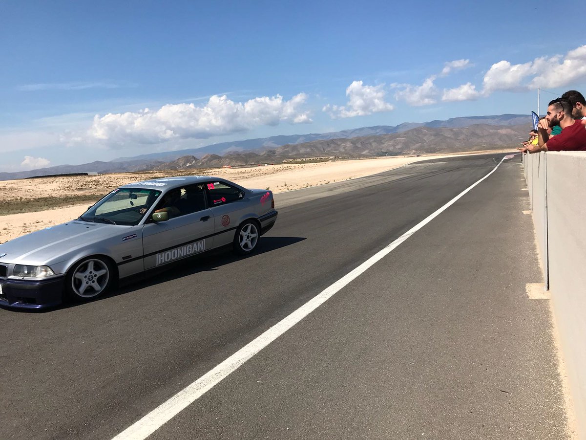 Alejandriyo0's tweet photo. Mi pasión, primera entrada en circuito genial!!! Poco a poco se irá preparando el e36 y seguiremos entrando a circuito y a disfrutar de lo que me gusta!! https://t.co/yzTQVw3lNn