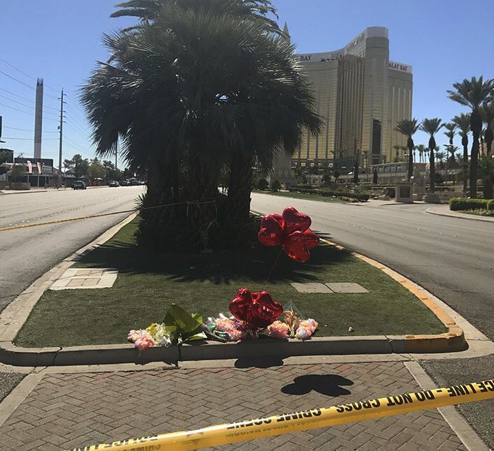 newsyCaitlin's tweet photo. 1 year ago today 58 beautiful lives were lost at what should have been one of the most fun days of their lives ๐ #neverforget #prayforLasVegas #KSLTV https://t.co/KZ5sBrBIom