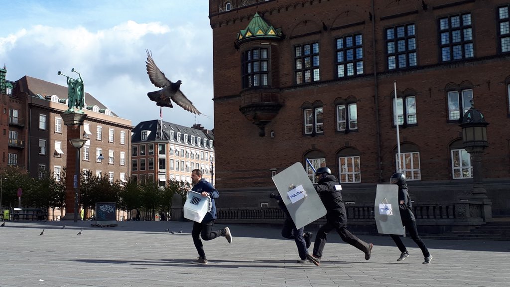 BogotaCdr's tweet photo. #1OctNiOblitNiPerdó Copenhagen!! https://t.co/suCTPGUEmV