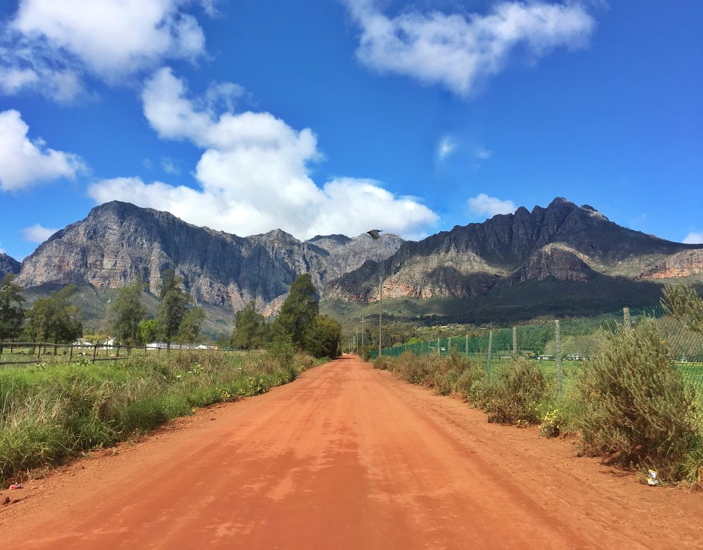 jaredincpt's tweet photo. A Paarl Winelands Experince https://t.co/vLYmV5RFeP https://t.co/Xl5nI7yS8z