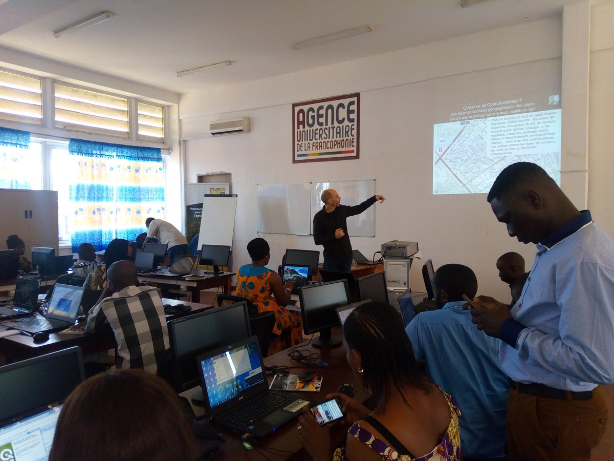 BarryMbella's tweet photo. La première journée de l'atelier  de sensibilisation et de formation à la Cartographie Numérique  (OSM) et à la Géomatique libre qui s'étend sur une durée de 13 jours au Centre Universitaire de la Francophonie (Gamal_Conakry)
@osmguinea @ProjetEOF @GeoSynapse https://t.co/47VRmbQnJF