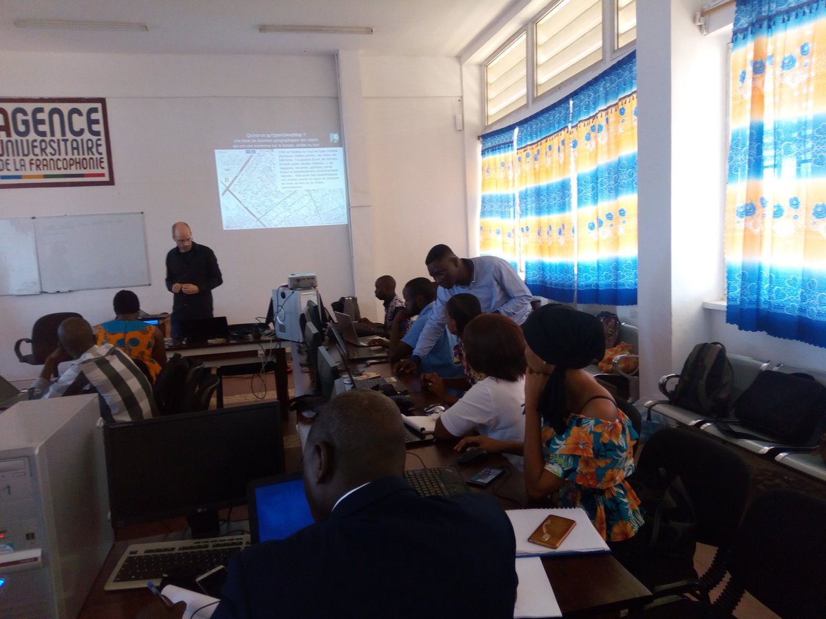 La première journée de l'atelier  de sensibilisation et de formation à la Cartographie Numérique  (OSM) et à la Géomatique libre qui s'étend sur une durée de 13 jours au Centre Universitaire de la Francophonie (Gamal_Conakry)
<a href="/osmguinea/">OpenStreetMap (OSM) Guinea</a> <a href="/ProjetEOF/">Projet EOF</a> <a href="/GeoSynapse/">GeoSynapse Guinée</a>
