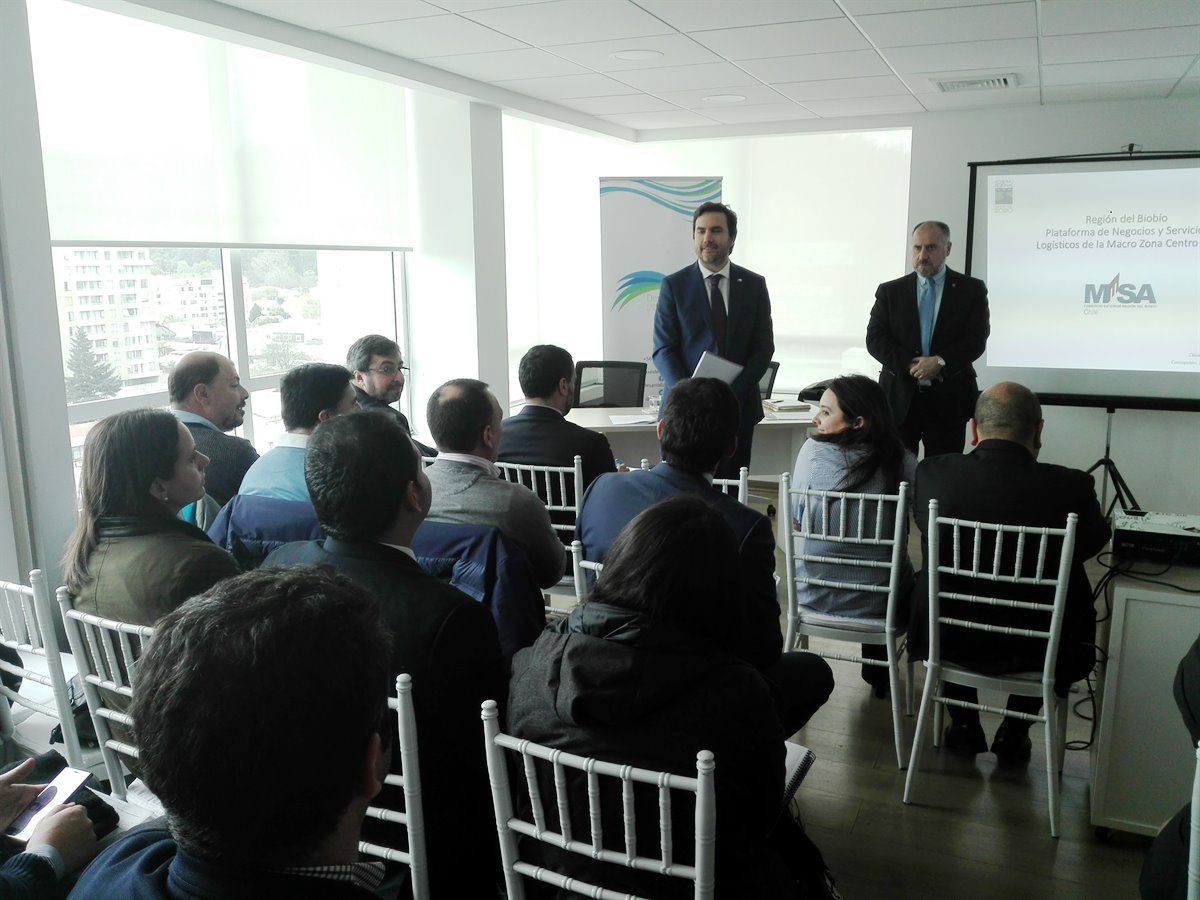 mundomaritimo's tweet photo. Subsecretario de Hacienda destacó interoperabilidad Sicex-Surlog como medida para reducir tiempos de embarque efectivo  @SubseHacienda @SicexChile @caduanera @Asexma  #surlog   https://t.co/5PPjaIgkmq https://t.co/khGwzJ1FXW