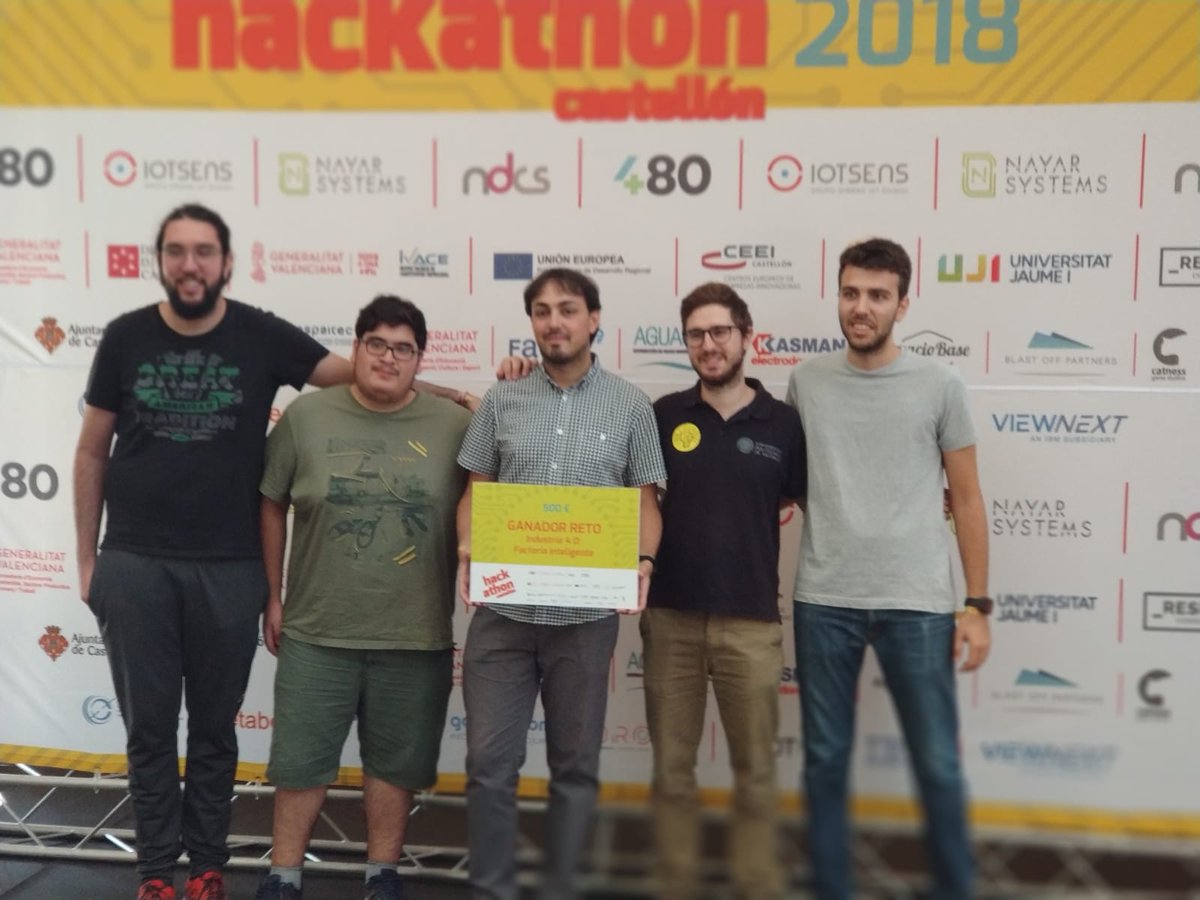 nealistech_'s tweet photo. 🏆Enhorabuena al equipo "Makers Green"🏆, ganadores de nuestro reto en Hackathon Castellón 2018 acerca de "Industria 4.0: Factoría Inteligente" 👏👏

#HackathonCS2018 #cracks #talento https://t.co/VojzGl3d74