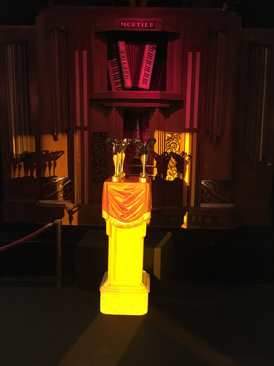 EyewearTy's tweet photo. BIG thanks to @mondottica & @silmoparis for sharing the experience of #Silmodor awards in #Paris at #MuseedesArtsForains🎭
Amazing event for 3xNominated #Mondottica w/ #ZooBug + #SpineOptics #SmartHinge, #Maje & #Yojiamamoto👍to our #Silmo d’Or award winner #SebastienBrusset🏆👏 https://t.co/SkkKDKh05p