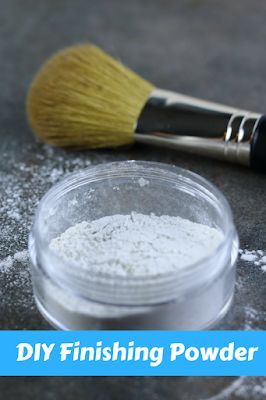 ReviewWireMedia's tweet image. Check out the latest from the #RWM Bloggers: DIY Finishing Powder Recipe .  This absorbs extra moisture, so it's great for acne prone skin or in the summer.  #diybeauty #finishingpowder #kaolinclay #arrowrootpowder bit.ly/1X0A0QG