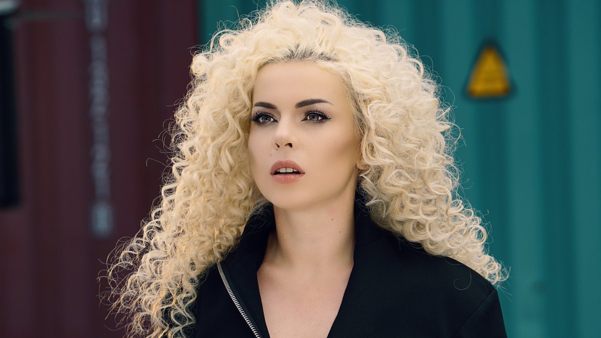 Sezen Aksu: İzmirliler de olmasa fasel.is/akLqJ Bülten+Fotoğraf <a href="/dhakultursanat/">DHA Kültür Sanat</a> <a href="/anadoluajansi/">Anadolu Ajansı</a> <a href="/ihacomtr/">İhlas Haber Ajansı</a> <a href="/pelingedikmuzik/">Pelin Gedik</a>