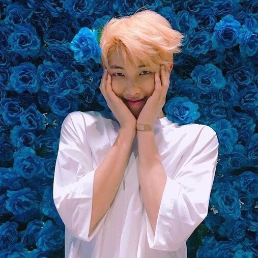 skyline_mp3's tweet photo. — #ArmySelcaDay  ⁎⁺˳✧༚ https://t.co/fGSY8ch1yz