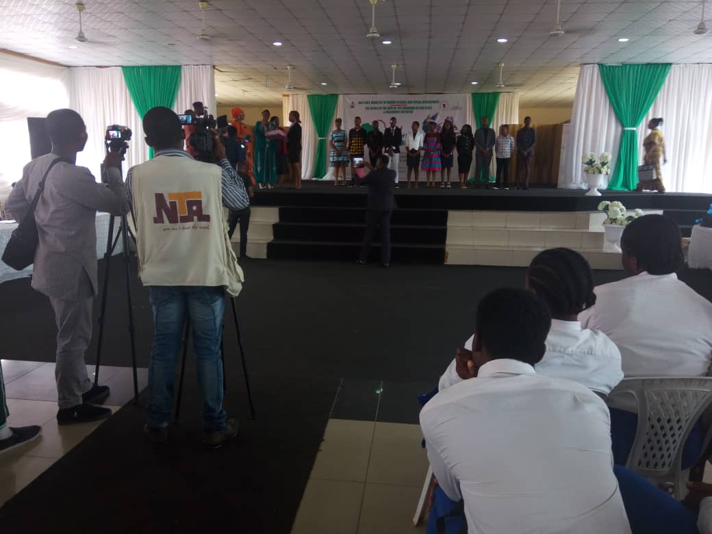 HallmarksNG's tweet photo. Even at a slow paste, Nigeria is getting better because of you. And we thank you for standing up for those kids when they needed a Hero.For kids Education, Help us do more @UNICEF_Nigeria @ProfOsinbajo @NTANewsNow @Slum2School @TrevMoMatic #NigeriaAt58 #SupportBackToSchoolProject https://t.co/2OzljFPiBg