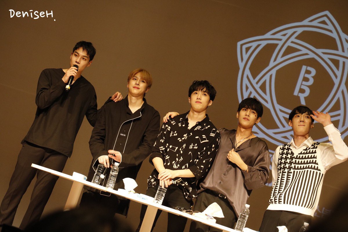 showurlollipop's tweet photo. 어제 첫번제 사진중에 그 장면 보고 '뭘 보고 있을까'라는 생각 들었는데 뭔가 두번제 사진은 답인것같아 우리 보는거야 #소년공화국 https://t.co/7S5luuCkgC
