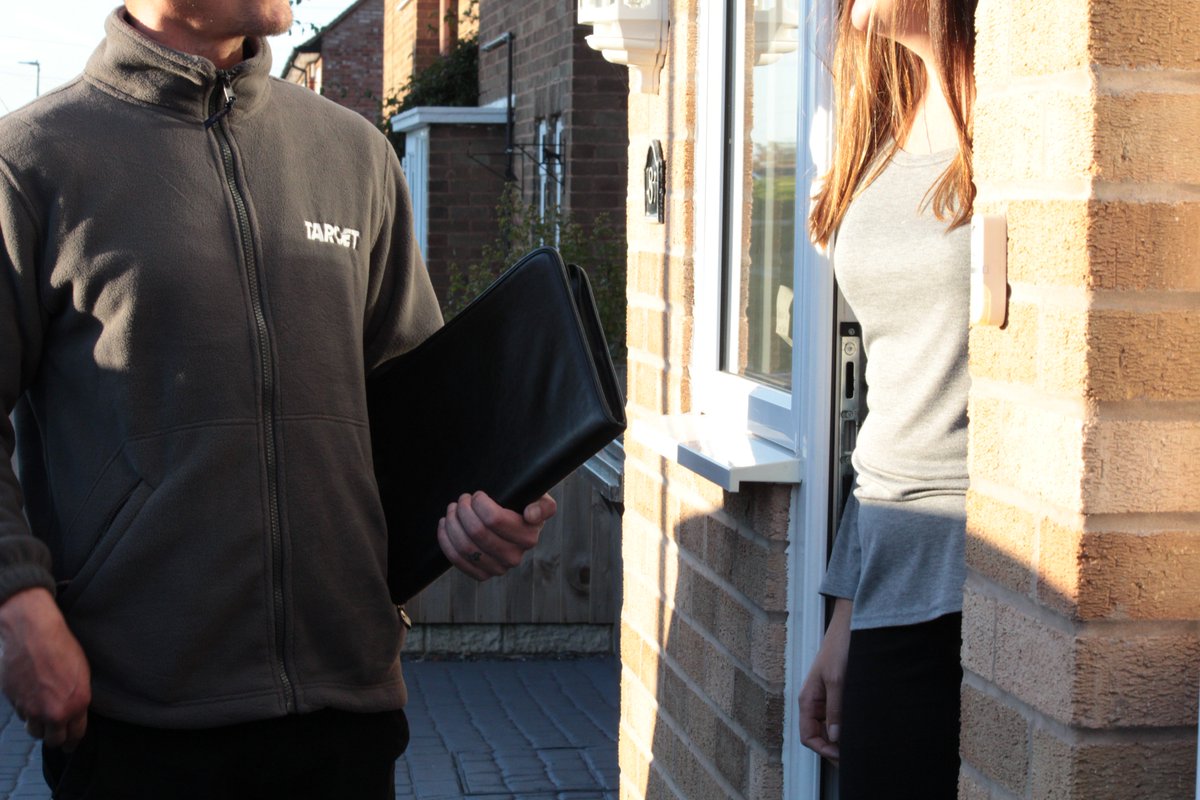 Target_Movers's tweet image. Book a survey for your house removal in the Midlands targetmovers.co.uk/house-removals…