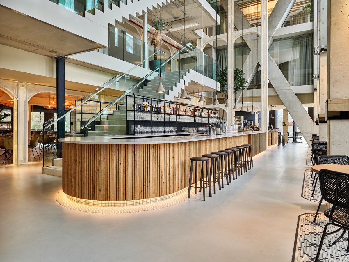 Croonwolterdros's tweet photo. Wordt Hotel QO Amsterdam het mooiste installatietechnische project van Nederland? We zijn ontzettend trots op het eindresultaat. Stemmen kan alleen vandaag nog! https://t.co/XMRkHExXsm. Gezond en duurzaam #cthechange #cthechangenow #utiliteitsbouw @AmsterdamNL https://t.co/VYnmSGh7cN