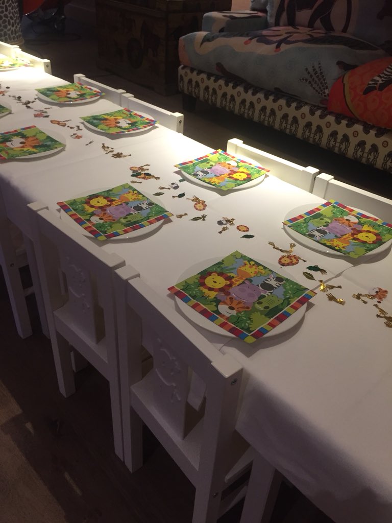 SqaudTrend's tweet photo. RT @Occasions_pim: Our tables and chairs all set up at the lovely @Ham_Yard for Theo’s #safari themed birthday party 💚🐾🦁 #tablesandchairs #childrenstableandchairhire #safariparty #londonhotels #londonevents #occasionspartyshop #bespokeparties #london… https://t.co/vNyWTSt39E