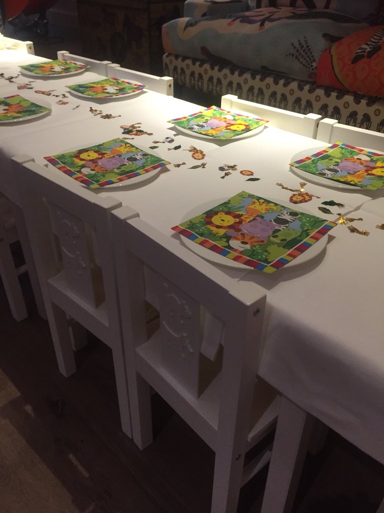 SqaudTrend's tweet photo. RT @Occasions_pim: Our tables and chairs all set up at the lovely @Ham_Yard for Theo’s #safari themed birthday party 💚🐾🦁 #tablesandchairs #childrenstableandchairhire #safariparty #londonhotels #londonevents #occasionspartyshop #bespokeparties #london… https://t.co/vNyWTSt39E