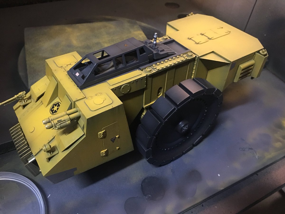 ModelbuildStar's tweet photo. #scalemodel #takom #Bandai #StarWars #Scifi  primed , pre shading coat , burnt umber . Yellow top coat with lighter yellow highlights, some decals too from various kits https://t.co/3oxWFZ1Jdr