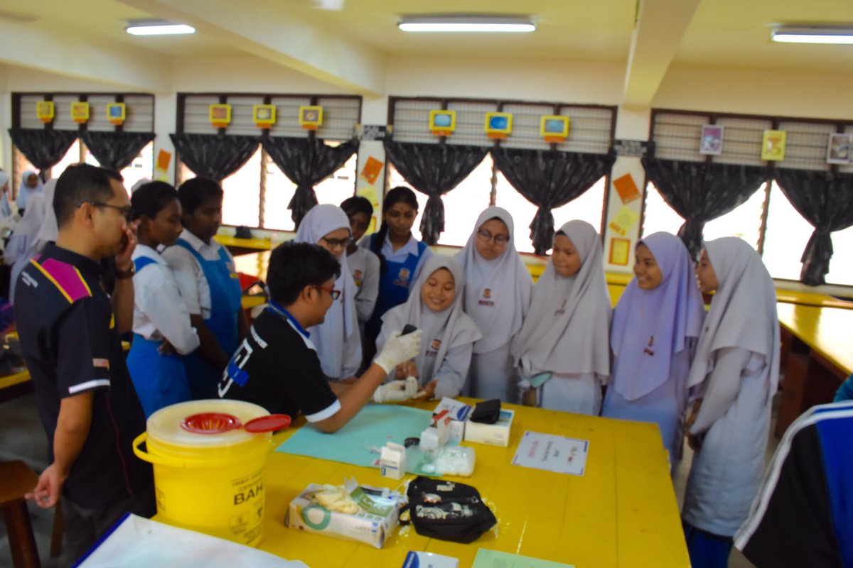 STEM_fsk's tweet photo. [Modul Blood Glucose oleh Jabatan Teknologi Makmal Perubatan https://t.co/wnpuyakvsE