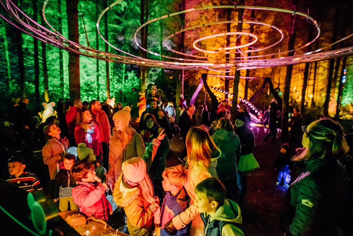 OutThrProjects's tweet image. We had an amazing weekend with all of you 💚 first up, we closed our very first #FireAndLightAdventure on Friday night with a magical illuminated walk through Vogrie Country Park. 

Thanks all for joining us 🔥 we hope to see you again next time!

📷 ReCompose