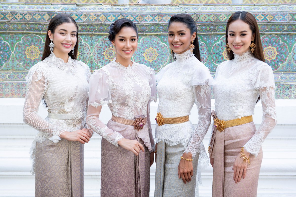 MTW_Officialth's tweet photo. สาวงามมิสไทยแลนด์เวิลด์2018 เข้าเฝ้าถวายสักการะ เจ้าพระคุณสมเด็จพระอริยวงศาคตญาณ สมเด็จพระสังฆราช สกลมหาสังฆปริณายก ณ พระอุโบสถวัดราชบพิธสถิตมหาสีมาราม #TeamNicolene #Nicolene #Lena #praewwanitt #cartoon #roadtoMissWorld2018 #MTW2018 #1strunnerup #2strunnerup #Channel3Ambassador https://t.co/6ngXFnMLtH