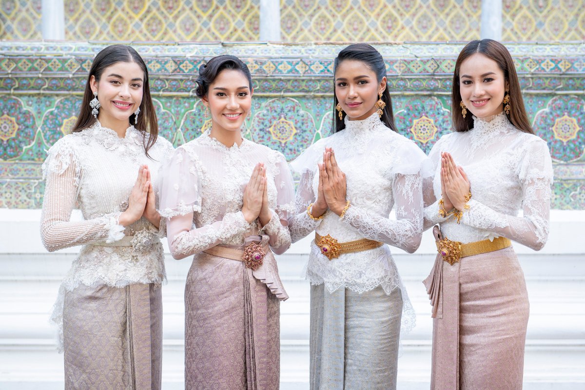 MTW_Officialth's tweet photo. สาวงามมิสไทยแลนด์เวิลด์2018 เข้าเฝ้าถวายสักการะ เจ้าพระคุณสมเด็จพระอริยวงศาคตญาณ สมเด็จพระสังฆราช สกลมหาสังฆปริณายก ณ พระอุโบสถวัดราชบพิธสถิตมหาสีมาราม #TeamNicolene #Nicolene #Lena #praewwanitt #cartoon #roadtoMissWorld2018 #MTW2018 #1strunnerup #2strunnerup #Channel3Ambassador https://t.co/6ngXFnMLtH