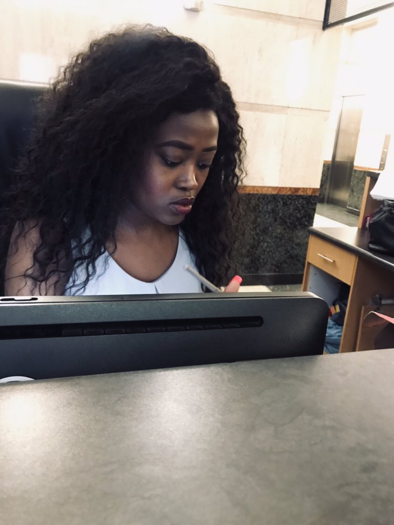 sekwatimapela's tweet photo. Came to Gauteng Provincial Department of Transport and this receptionist is focusing on her makeup while I stand here waiting for assistance https://t.co/sdnQQScseH