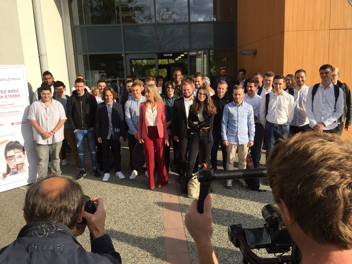 IGENSIA_Edu's tweet image. «C’est la rentrée, l’aboutissement d’un travail en commun avec @SopraSteria_fr @IPIToulouse  @GroupeIGS_31. Nous sommes enchantés car le numérique est un pourvoyeur de talents et d’#emplois. Bienvenue aux 23 #alternants DigiTalents » C. Boudet @IPIToulouse