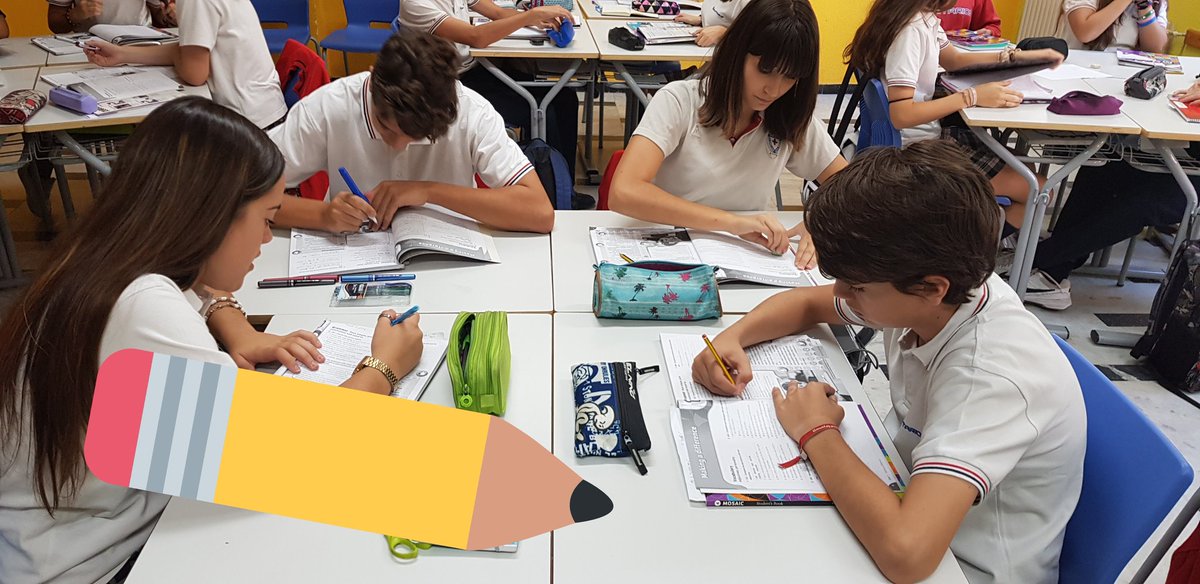 trinitariosM's tweet image. Trabajamos el #pastsimple #pastcontinuous con lápices al centro. #4ESO #English