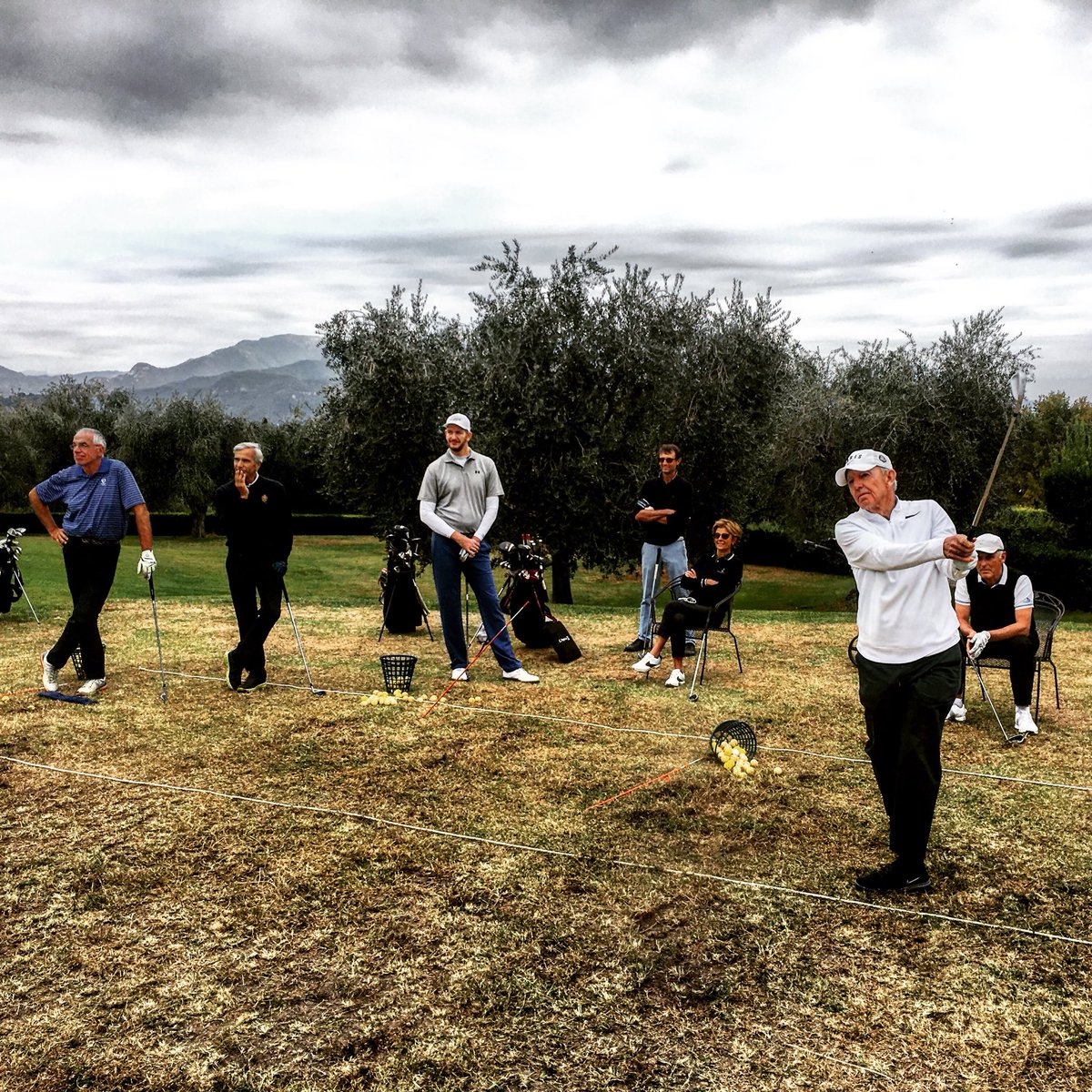 ZanardelliGolf's tweet photo. Conclusa un’altra straordinaria settimana in compagnia di un coach straordinario, Chuck Cook, e di 30 fantastici allievi che hanno capito e messo in pratica lo swing più facile, solido e moderno che ci sia. Grazie a tutti! #chuckcook #swingmoderno #golf #clinic https://t.co/zn2XOA0NHv