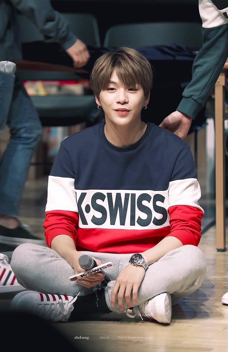 ahshchsbsh's tweet photo. We sometimes forget that this man here has to struggle from many things, his allergy, his sleeping habit, his past, yet he's still being the most positive man we ever see.
Daniel, how many times do i say this but you really deserve all the happiness this world can give :') https://t.co/jZ26m4spI8