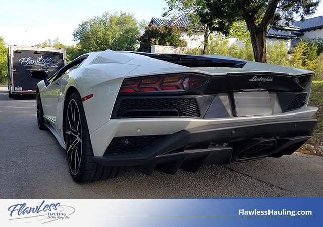 FHauling's tweet photo. #Lamborghini #SportsCar #AutoMovers #Carmovers #VehicleMovers #CarHauling #CarTransport #Carshipping #LuxryCartransport #FlawlessHauling https://t.co/UNKtGFMBVq