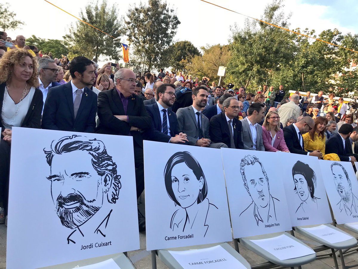 rogertorrent's tweet image. Un any després tornem al pavelló, allà on veïns de Sant Julià de Ramis i Sarrià de Ter vam defensar les urnes colze a colze. L’1 d’octubre és un acte de dignitat enorme, un acte d’autodeterminació. És la llavor de totes les victòries, la llavor de la República. #1Oct