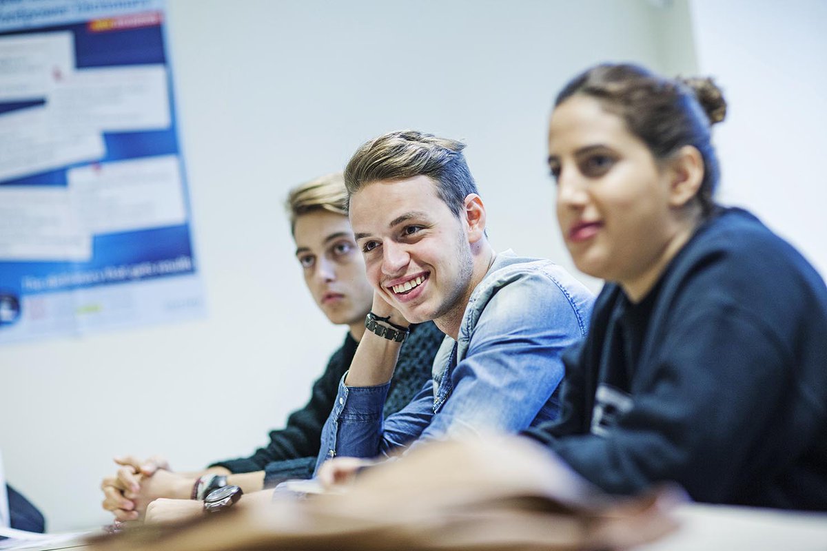 regentsuni's tweet photo. Always wanted to learn a #LANGUAGE, but struggle to find the time? Our evening language courses allow you to fit learning around your schedule. 

🗣️ Apply today: https://t.co/oMtD3YXGhK  

@RegentsRILC #MondayMotivation https://t.co/7s5CP1SMHS