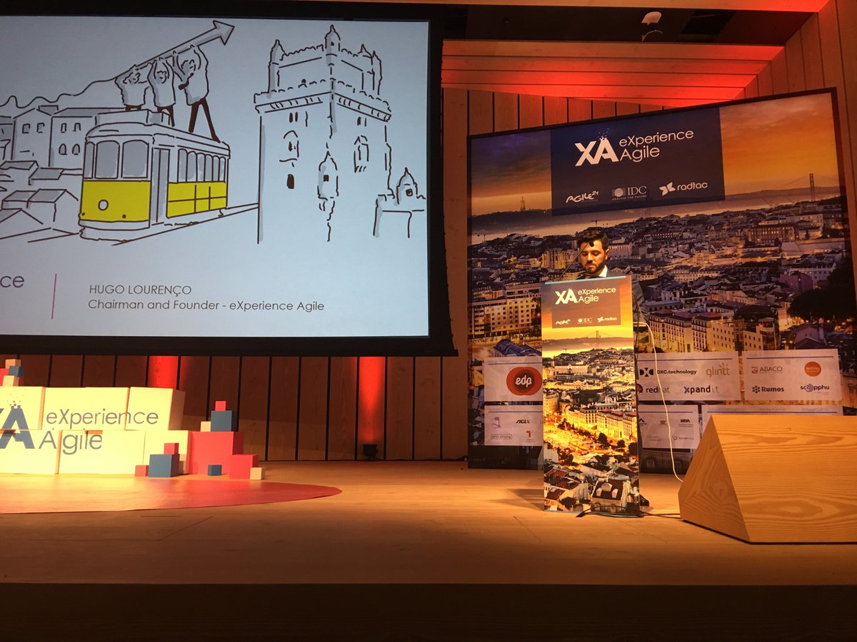ChristopherAver's tweet image. @HugoLouren kicks off #eXperienceAgile #EA2018