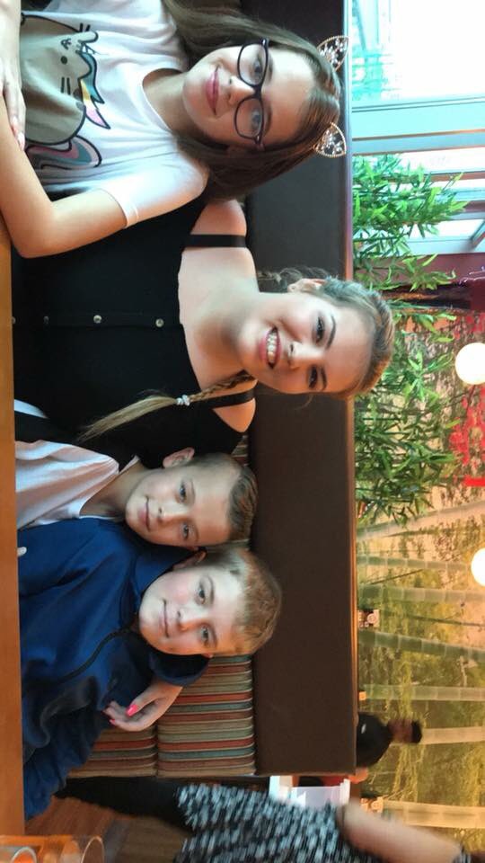 kelly_downie's tweet photo. My 4 babies my whole world love yous more than life its self ♥️♥️♥️ https://t.co/TnbHzdAzUE