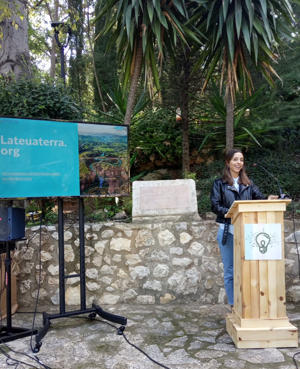 lateuaterra's tweet photo. 🍃🍃 Ayer estuvimos en la #EcoTrobada. 🍃🍃
Estuvimos en las Ecojornadas junto a @lasocarrada, Hotel la Rocha, @esquellana y @ATCosteraCanal en la mesa redonda. https://t.co/jByqLXDwak
