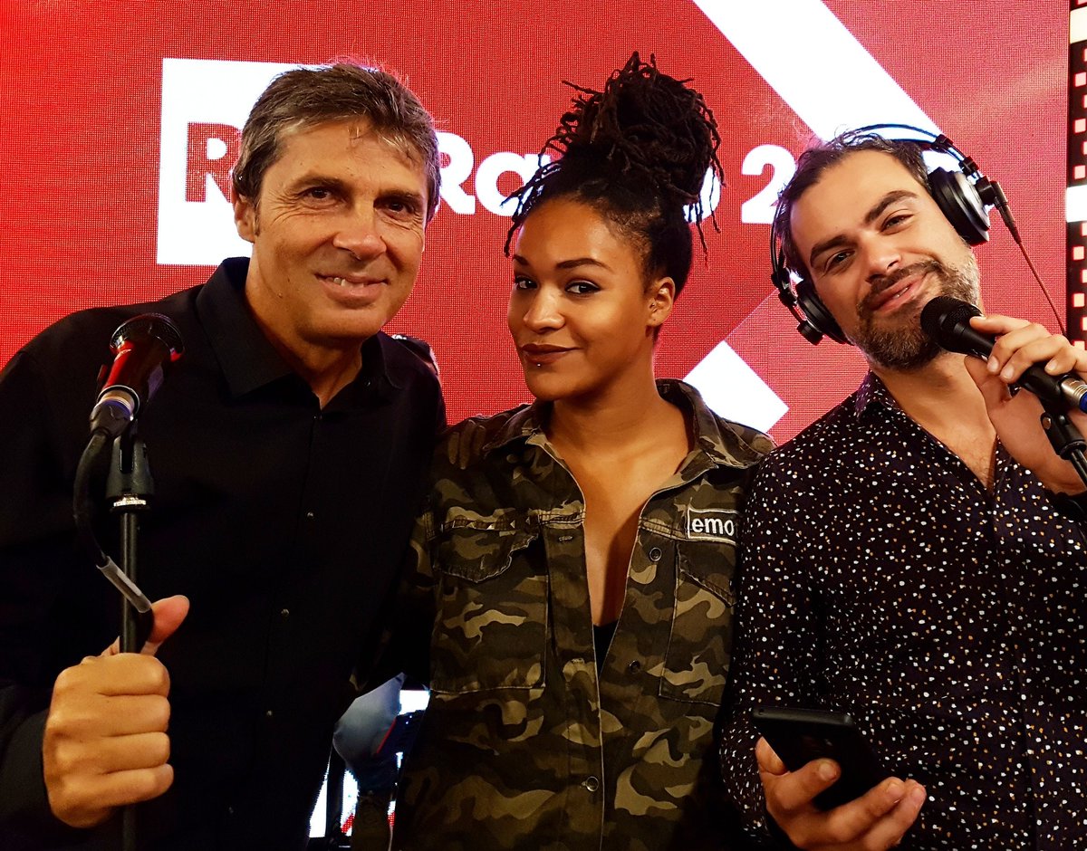 ON AIR #Radio2SocialClub, con <a href="/LbarbarossaLuca/">Luca Barbarossa</a> e <a href="/andyPERRONI/">Andrea Perroni</a> 😉

In attesa di Neri Marcorè, seguici su: 
#Radio2 📻 bit.ly/Radio2ONAIR 
YouTube RAI 💻 bit.ly/YouTubeRAI 
Fb: bit.ly/FbRadio2