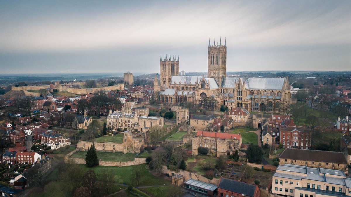 Wishing all the 'Yellowbellies' a very happy #LincolnshireDay. There is a lot to celebrate about our fantastic county and to coincide with that, today we are launching our brand new Green Room Restaurant Menu - filled with delicious locally sourced ingredients.