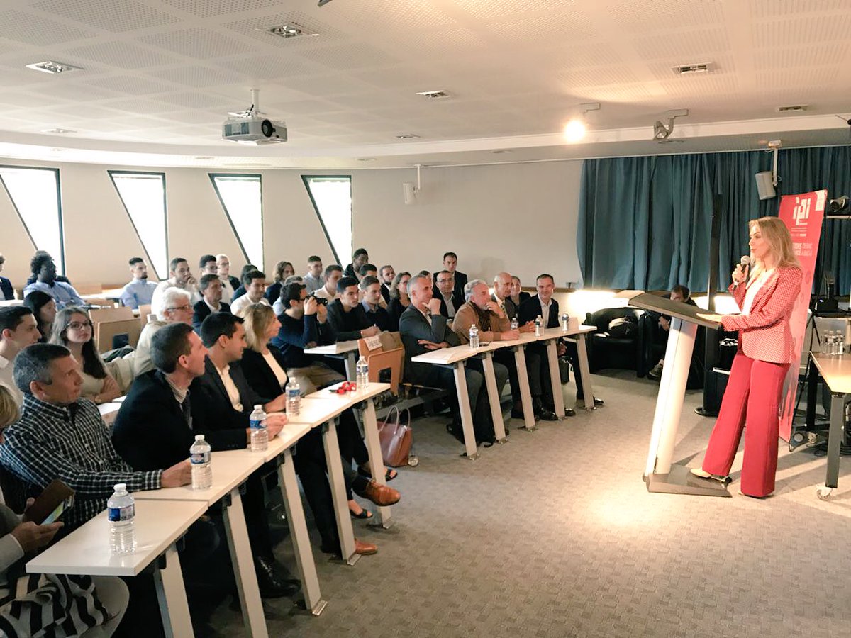 NadiaPellefigue's tweet image. Très heureuse d’être la marraine de la 1e promotion des 23 alternants #Digitalents. 
Un beau partenariat entre @GroupeIGS_31 @IPIToulouse et @SopraSteria_fr pour préparer les talents d’@Occitanie de demain dans le domaine du #numérique.
👋 Antoine et Benjamin issus des #ERN